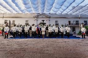 President Sebastián Piñera enters the Palacio de La Moneda for the last time